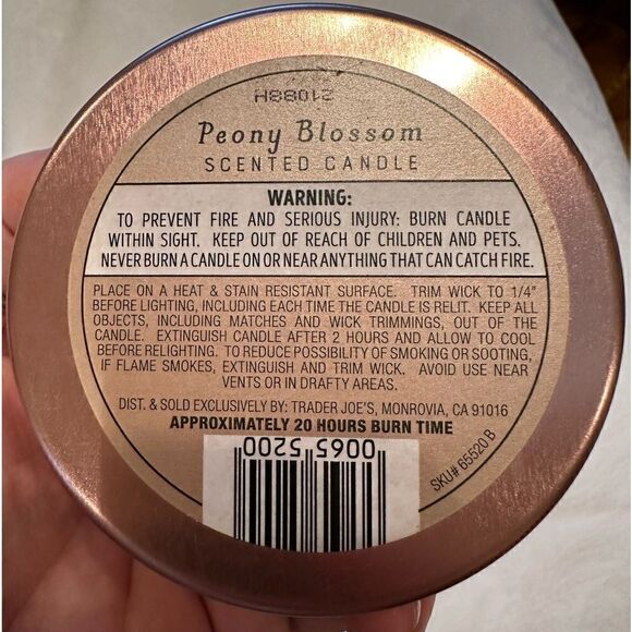 Candle Tin TRADER JOE'S Scented Peony Blossom 5.7 oz. - Picture 2 of 3